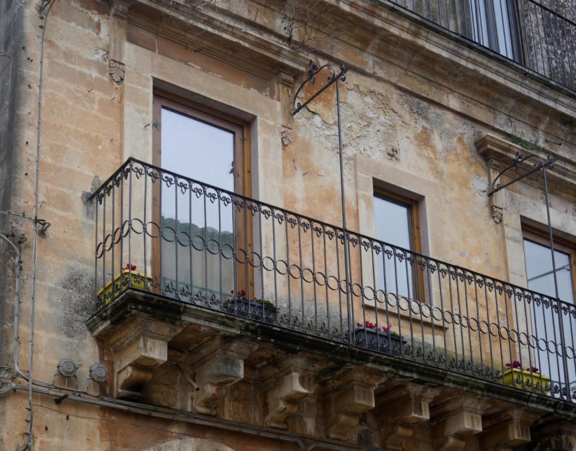 Da Cleo-Nel Cuore Del Barocco Siciliano Ragusa Exteriör bild