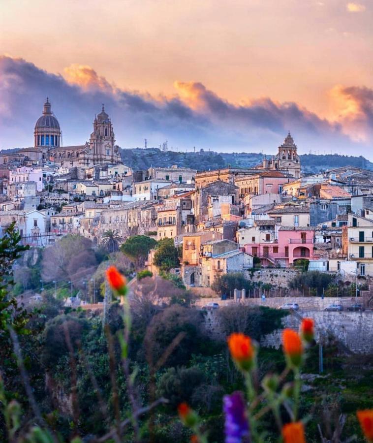 Da Cleo-Nel Cuore Del Barocco Siciliano Ragusa Exteriör bild